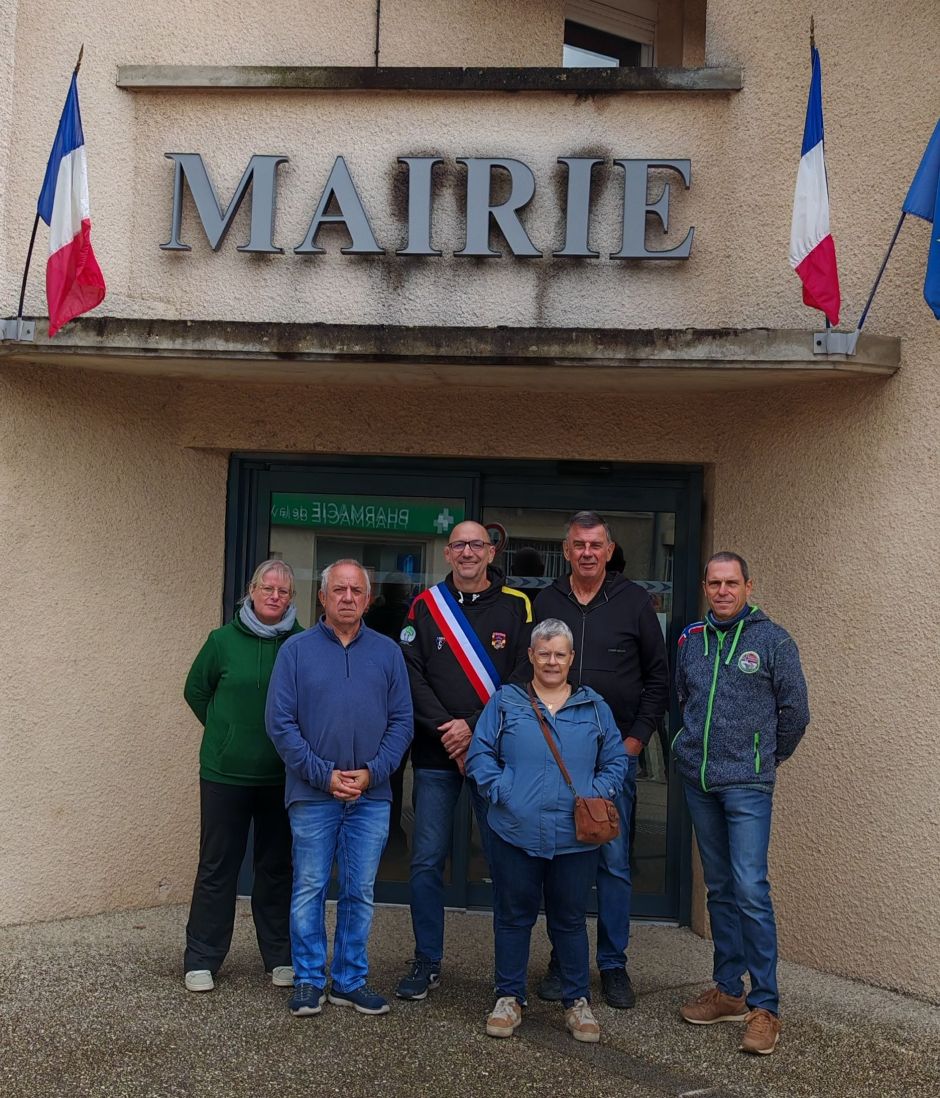photos ékys devabt la mairie suite pillage des villes du  17 et 18 ocotbre 2026.jpg